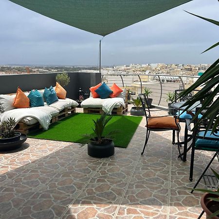 Trendy Seaside Escape 2 Bedroom Penthouse Марсаскала Экстерьер фото